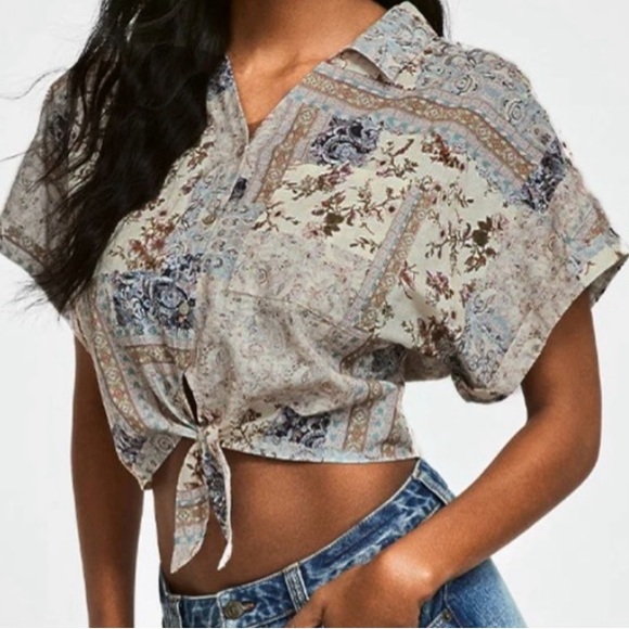 Frye Tops - 🟠NWT FRYE Cropped Dolman Sleeve Button Tie-Front Top - Neutral Paisley Patchwork
